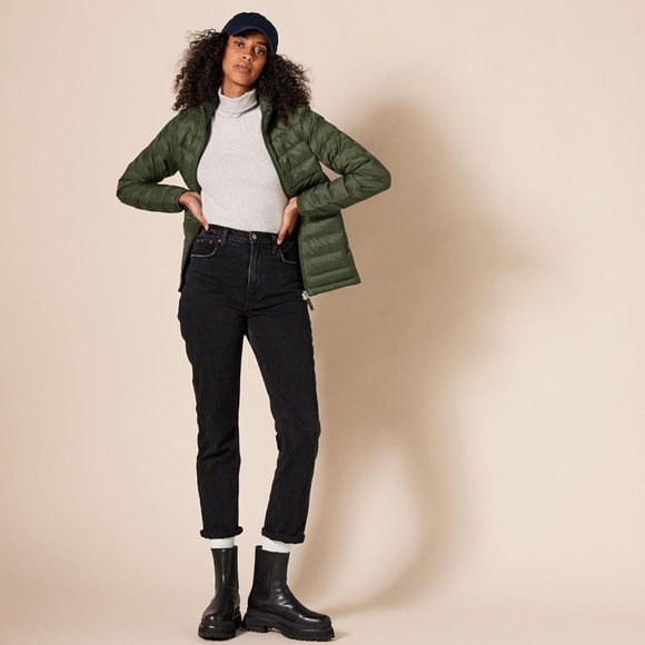 Amazon Essentials Lightweight Long-Sleeve Water-Resistant Packable Puffer Jacket - Picture 1 of 6